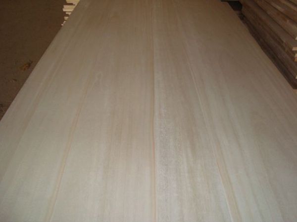 Whitening of paulownia plywood