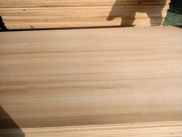 Carbonized poplar plywood